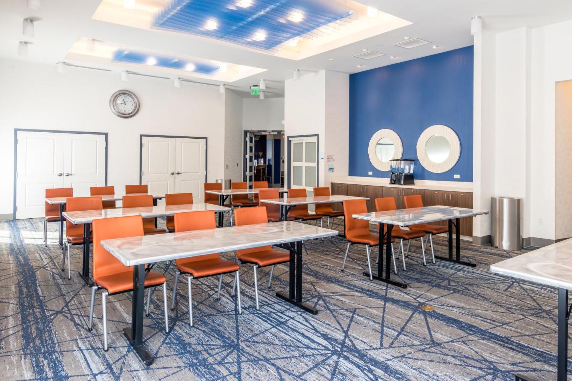 Holiday Inn Express & Suites Downtown Louisville By Ihg Exterior foto